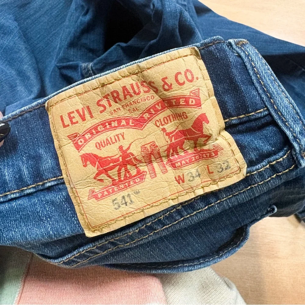 Levi's Medium Wash 541 Athletic Stretch Jeans Mens 34 x 32